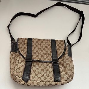 Gucci messenger bag